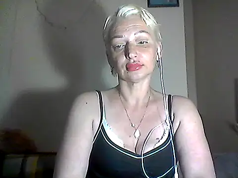 Snapshot of MaryJane441 chatting on 06/22/26, 08:39 MaryJane441 online show from 06/22/26, 08:39