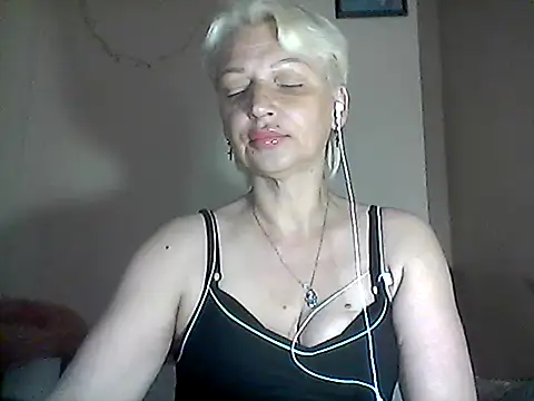 Snapshot of MaryJane441 chatting on 06/05/26, 09:04 MaryJane441 online show from 06/05/26, 09:04