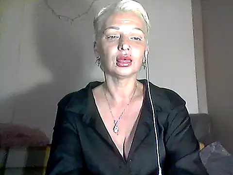 Snapshot of MaryJane441 chatting on 07/13/26, 08:19 MaryJane441 online show from 07/13/26, 08:19