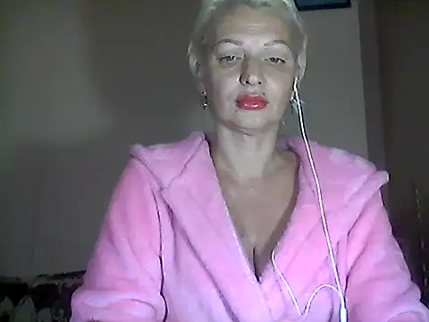 Snapshot of MaryJane441 chatting on 10/16/25, 06:05 MaryJane441 online show from 10/16/25, 06:05