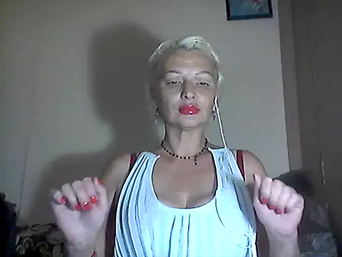 Snapshot of MaryJane441 chatting on 10/03/25, 06:42 MaryJane441 online show from 10/03/25, 06:42