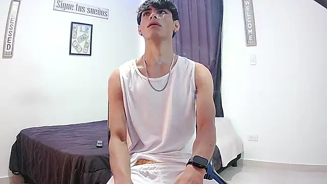 Snapshot of harrytomson_1 chatting on 11/13/25, 06:56 harrytomson 1 online show from 11/13/25, 06:56