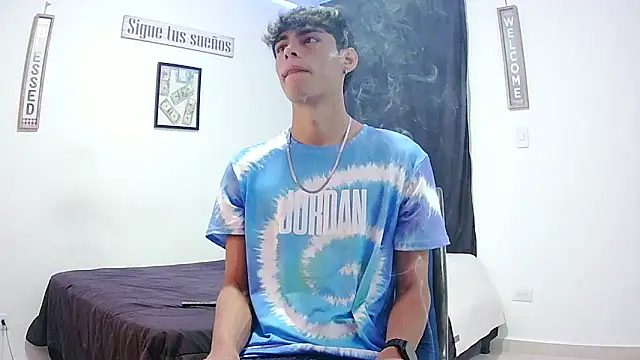 Snapshot of harrytomson_1 chatting on 11/06/25, 10:41 harrytomson 1 online show from 11/06/25, 10:41