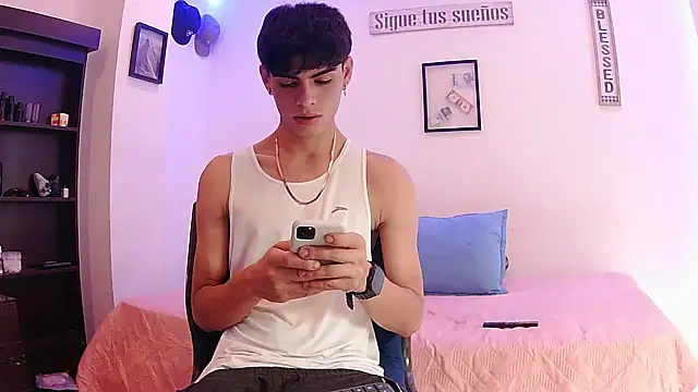 Snapshot of harrytomson_1 chatting on 09/14/25, 08:31 harrytomson 1 online show from 09/14/25, 08:31