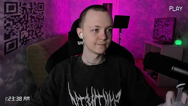 charonbaby1 online show from 12/18/25, 10:24