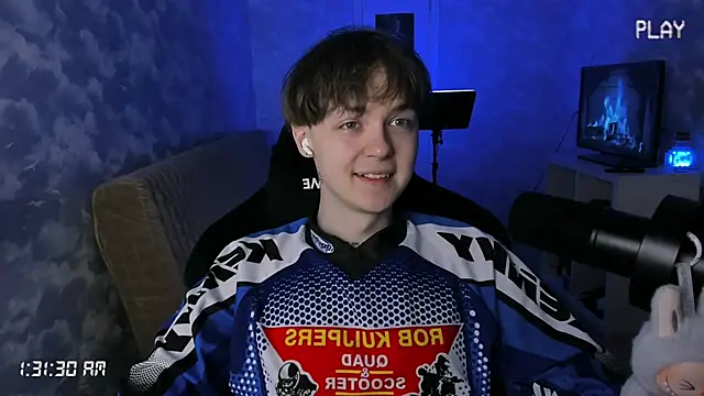 charonbaby1 online show from 10/25/25, 10:32