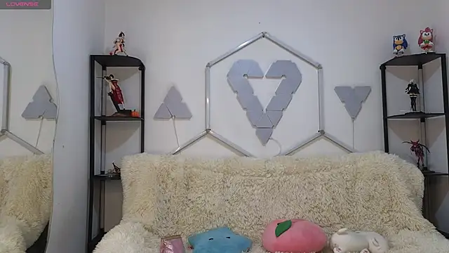 littlevixen18 online show from 11/10/25, 01:49