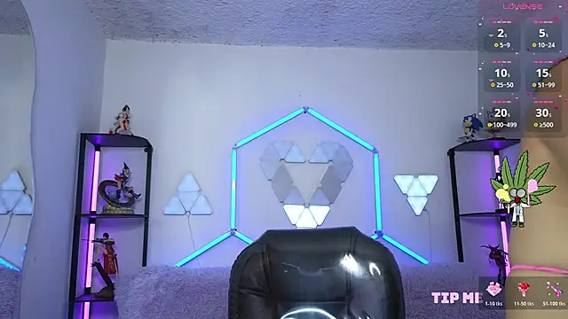 Snapshot of littlevixen18 chatting on 02/09/26, 02:26 littlevixen18 online show from 02/09/26, 02:26