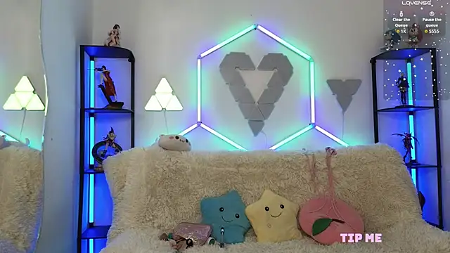 littlevixen18 online show from 11/19/25, 01:44