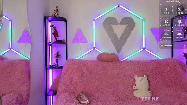 littlevixen18 online show from 11/11/25, 02:01