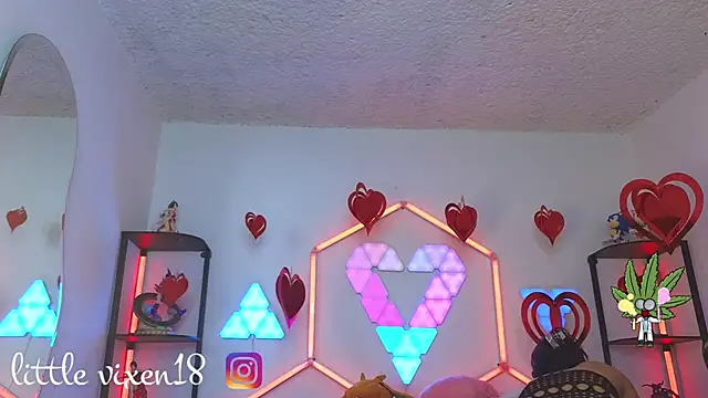 littlevixen18 online show from 03/18/26, 02:41