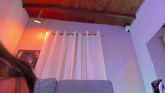 zoe roux21 online show from 10/18/25, 02:13