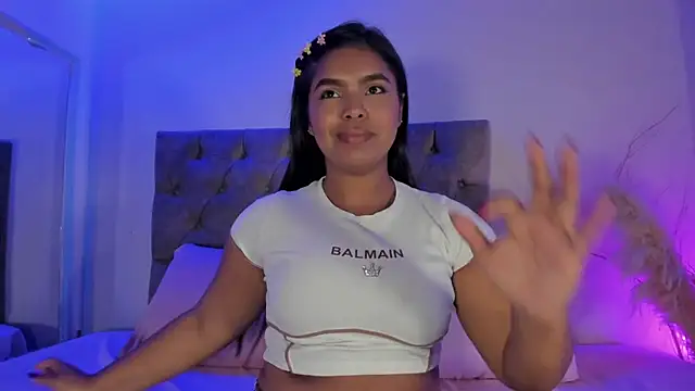 zoe roux21 online show from 01/14/26, 05:00