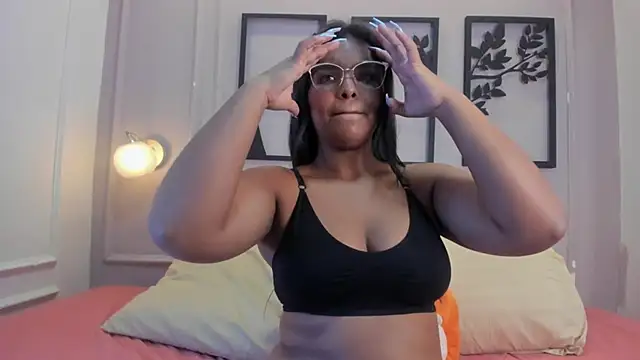 zoe roux21 online show from 11/16/25, 09:30