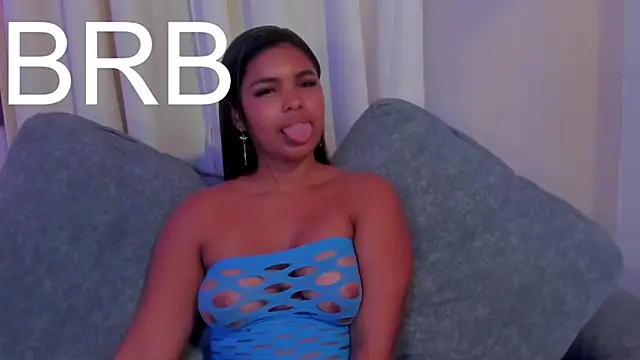 zoe roux21 online show from 12/14/25, 08:09