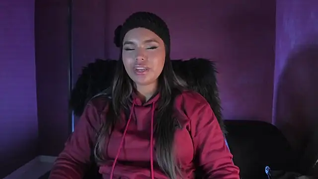 zoe roux21 online show from 12/17/25, 03:00