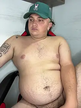 AndresChuboi online show from 11/17/25, 02:43