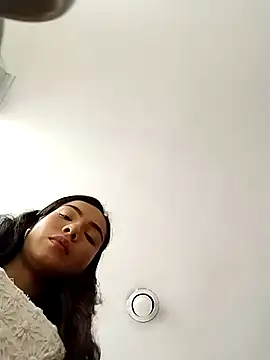 scarlet castro online show from 10/23/25, 04:16