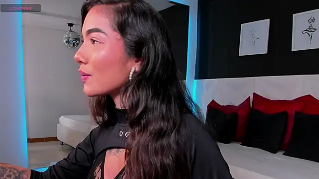 scarlet castro online show from 11/06/25, 04:44