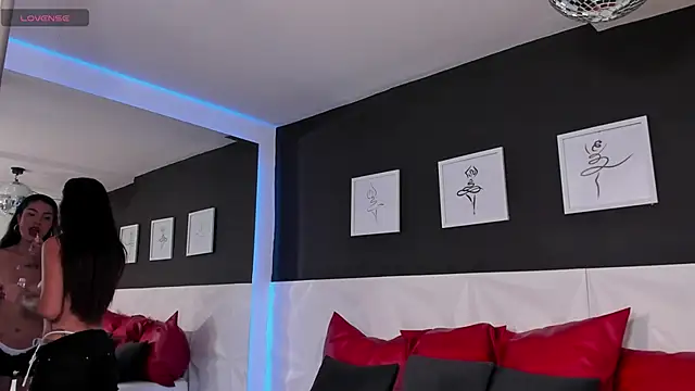 scarlet castro online show from 11/24/25, 04:51