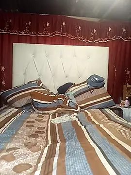 Feliciaxxxxx online show from 04/06/26, 04:52