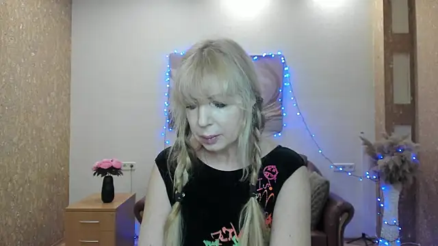 Snapshot of Anna_Diax chatting on 02/04/26, 12:44 Anna Diax online show from 02/04/26, 12:44