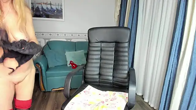 Snapshot of Anna_Diax chatting on 03/13/25, 04:12 Anna Diax online show from 03/13/25, 04:12