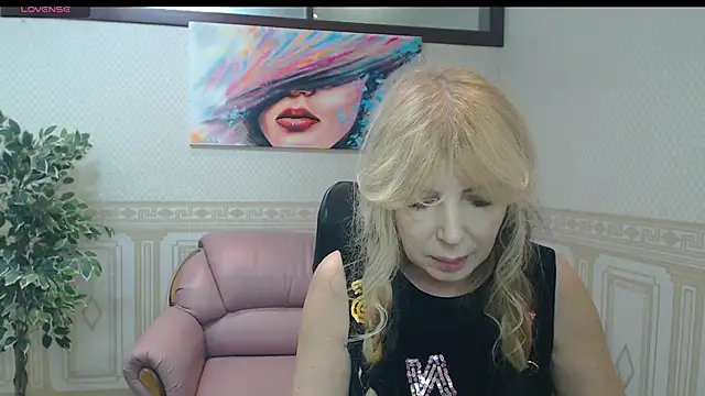 Snapshot of Anna_Diax chatting on 03/17/25, 01:08 Anna Diax online show from 03/17/25, 01:08