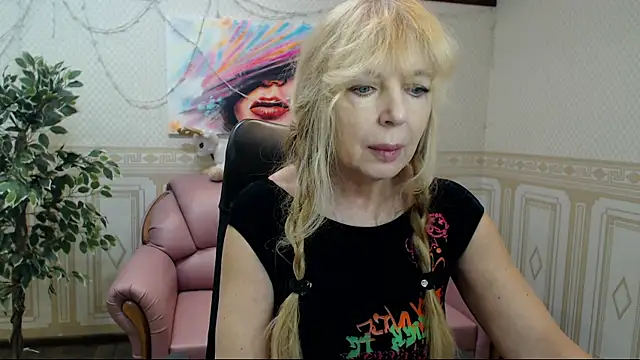 Snapshot of Anna_Diax chatting on 02/05/25, 12:38 Anna Diax online show from 02/05/25, 12:38