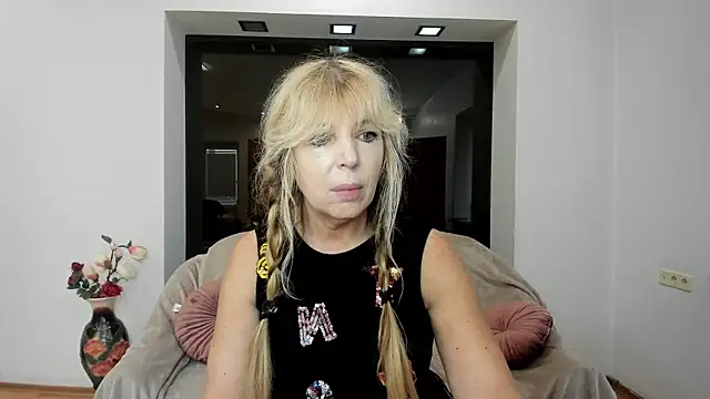 Anna Diax online show from 11/08/25, 01:25