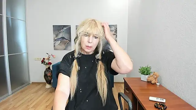 Anna Diax online show from 07/24/26, 11:50