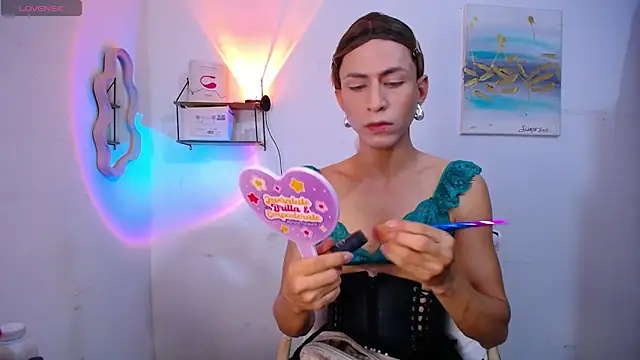 LiahGrey7 online show from 05/13/26, 01:07