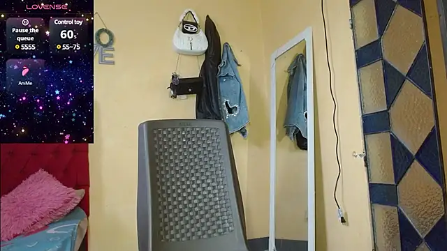 Snapshot of cristinamontiel chatting on 03/09/25, 02:21 cristinamontiel online show from 03/09/25, 02:21