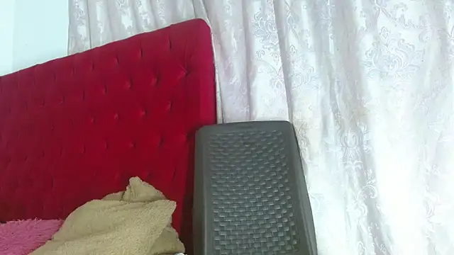 Snapshot of cristinamontiel chatting on 11/07/25, 02:54 cristinamontiel online show from 11/07/25, 02:54