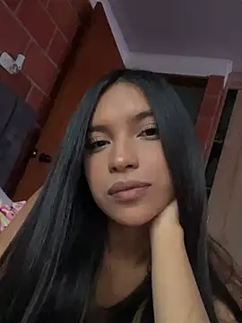 Snapshot of RoxyRoss_ chatting on 02/02/25, 11:11 RoxyRoss online show from 02/02/25, 11:11