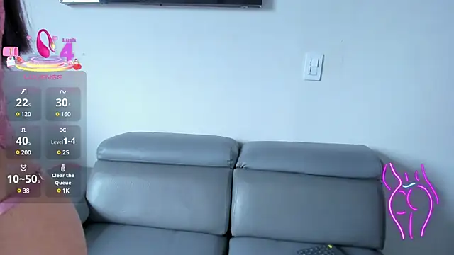 Snapshot of RoxyRoss_ chatting on 02/24/25, 01:42 RoxyRoss online show from 02/24/25, 01:42