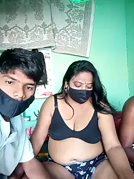 Snapshot of Group_Of_Lust chatting on 04/14/26, 02:16 Group Of Lust online show from 04/14/26, 02:16