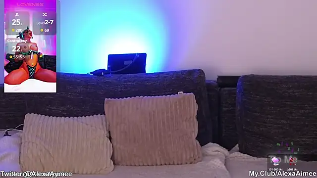 Snapshot of AlexaAimee chatting on 12/17/25, 12:26 AlexaAimee online show from 12/17/25, 12:26