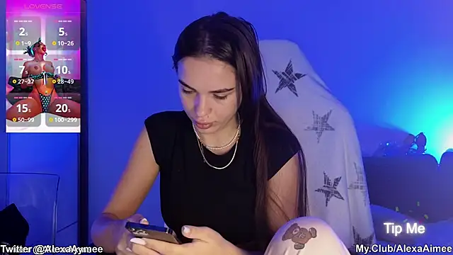 Snapshot of AlexaAimee chatting on 11/12/25, 12:48 AlexaAimee online show from 11/12/25, 12:48