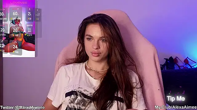 Snapshot of AlexaAimee chatting on 10/22/25, 11:58 AlexaAimee online show from 10/22/25, 11:58