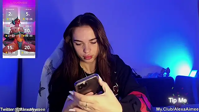 Snapshot of AlexaAimee chatting on 11/13/25, 02:26 AlexaAimee online show from 11/13/25, 02:26