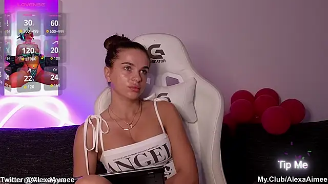 AlexaAimee online show from 04/15/26, 08:31