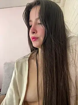 Snapshot of annaharper- chatting on 01/23/25, 01:51 annaharper- online show from 01/23/25, 01:51