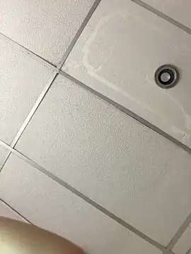 Snapshot of annaharper- chatting on 12/21/24, 01:58 annaharper- online show from 12/21/24, 01:58