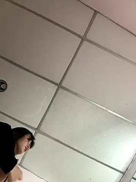 Snapshot of annaharper- chatting on 12/05/24, 04:04 annaharper- online show from 12/05/24, 04:04