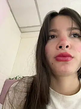 Snapshot of annaharper- chatting on 12/15/24, 04:07 annaharper- online show from 12/15/24, 04:07