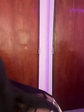 Snapshot of annaharper- chatting on 03/18/25, 04:18 annaharper- online show from 03/18/25, 04:18