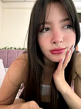 Snapshot of annaharper- chatting on 12/06/24, 04:52 annaharper- online show from 12/06/24, 04:52