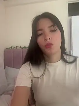 Snapshot of annaharper- chatting on 12/15/24, 10:07 annaharper- online show from 12/15/24, 10:07