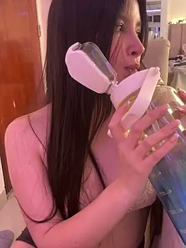 annaharper- online show from 12/05/25, 04:00